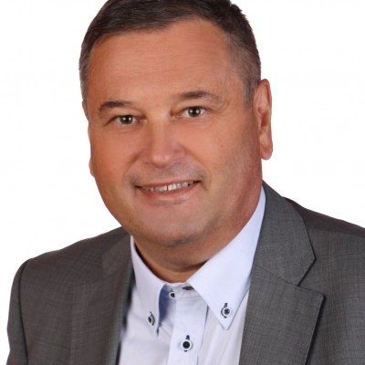 Doświadczony, otwarty, z entuzjazmem