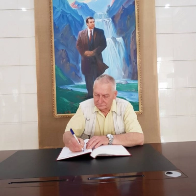 wykwalifikowany pracownik marketingu, handli (w tym handel  zagraniczny)